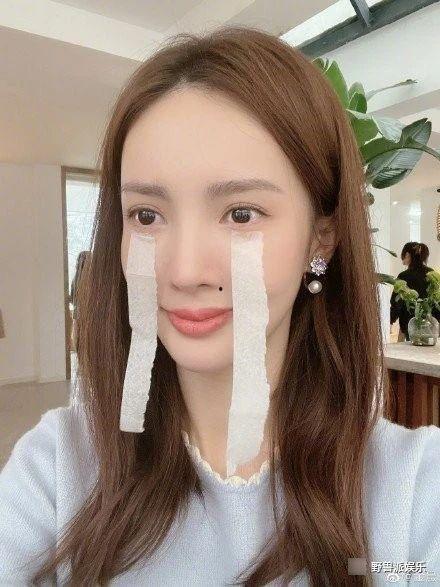 娱乐吃瓜酱金晨,娱乐圈的“吃瓜酱”，揭秘明星幕后故事  第1张